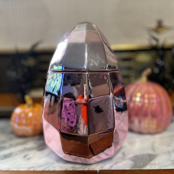 ✨NEW💖Cobwebs and Cauldrons Pink Metallic Ceramic Moon with Ghost Cookie Jar🌙 - Picture 6 of 12